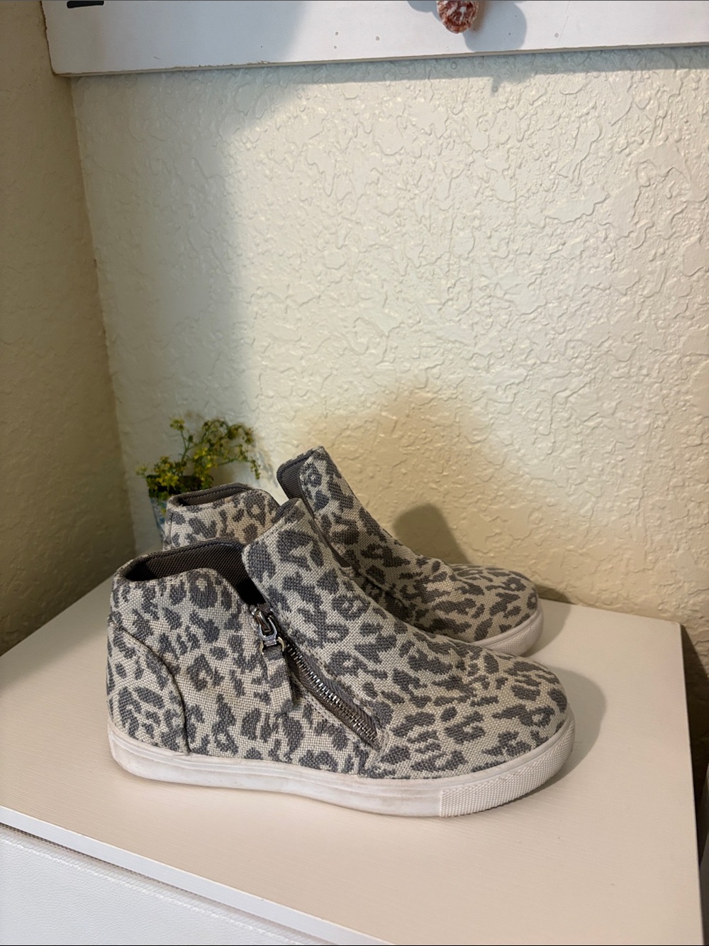 Outwoods Gray and White Leopard Print Slip-On Sneakers